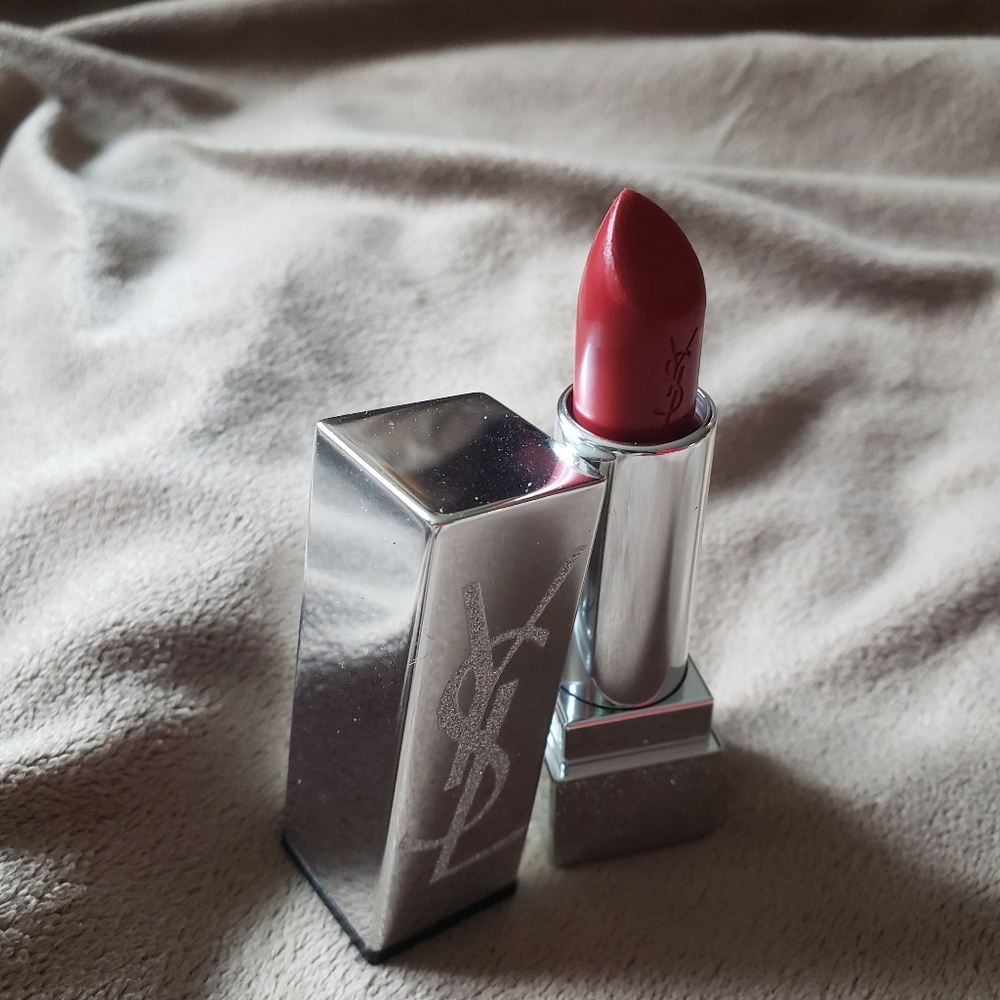 Yves Saint Laurent Rouge Pur Couture Zoe KravitzParis Stroll 146